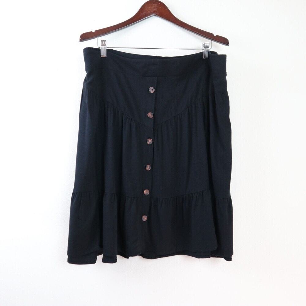 Torrid Size 6 / 6X Button Front Tiered A-Line Mini Skirt Black